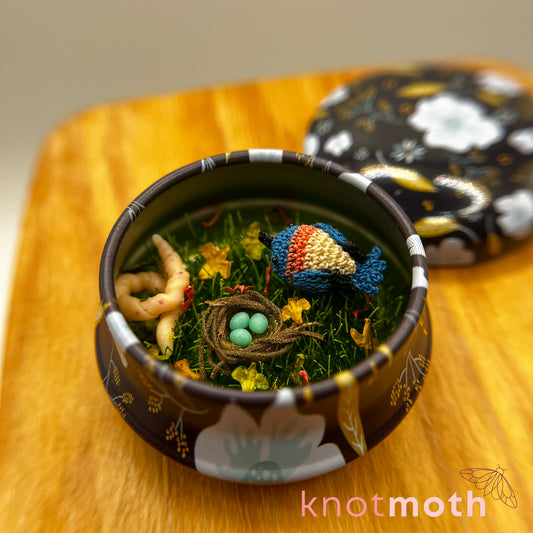Barbara Bluebird Micro Crochet Tin with Nest (removable, magnetic)