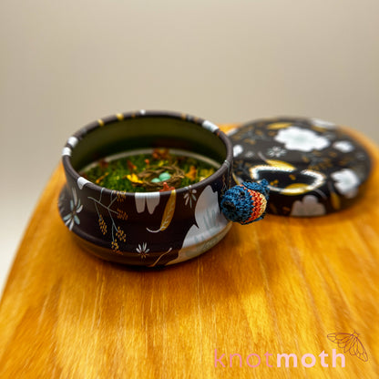 Barbara Bluebird Micro Crochet Tin with Nest (removable, magnetic)