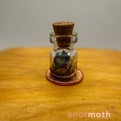 Horace Coral Micro Crochet Aquarium Jar