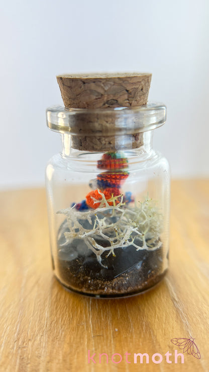 Oscar Octopus Micro Crochet Aquarium Jar (Magnetic, Removable)