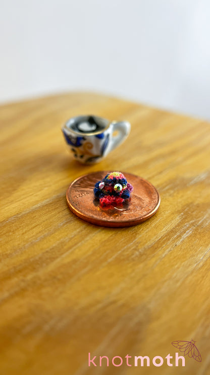Polly Octo Micro Crochet Teacup (Magnetic, Removable)