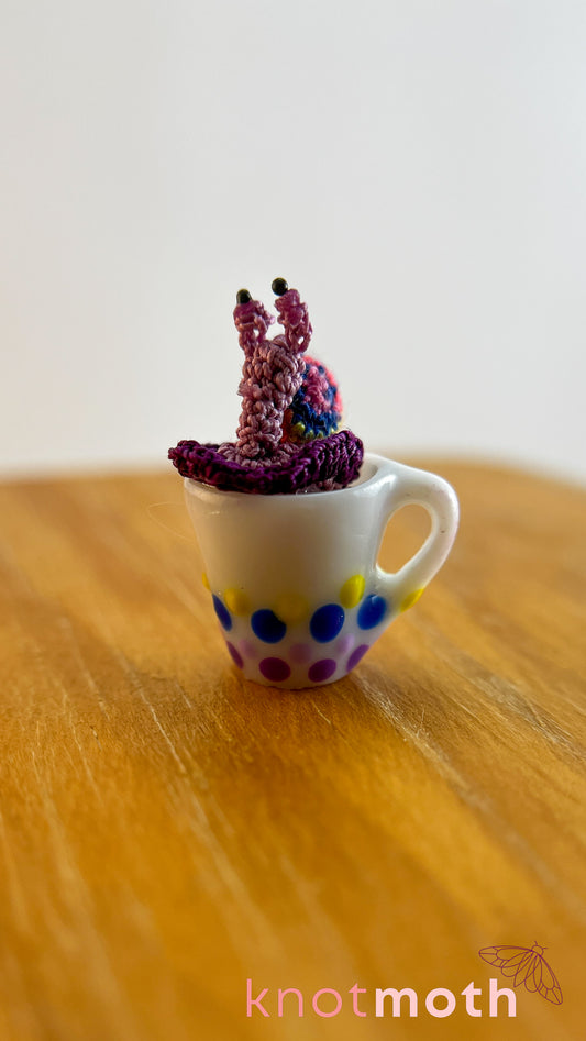 Samwell Snail Micro Crochet Mug (Magnetic, Removable)