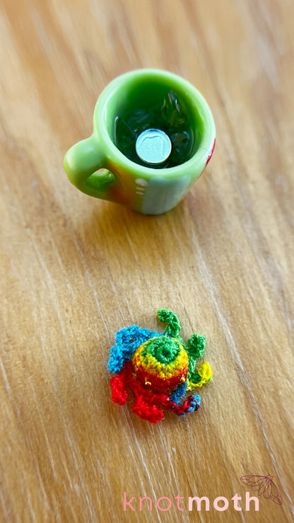 Ofelia Octopus Micro Crochet Mug (Magnetic, Removable)
