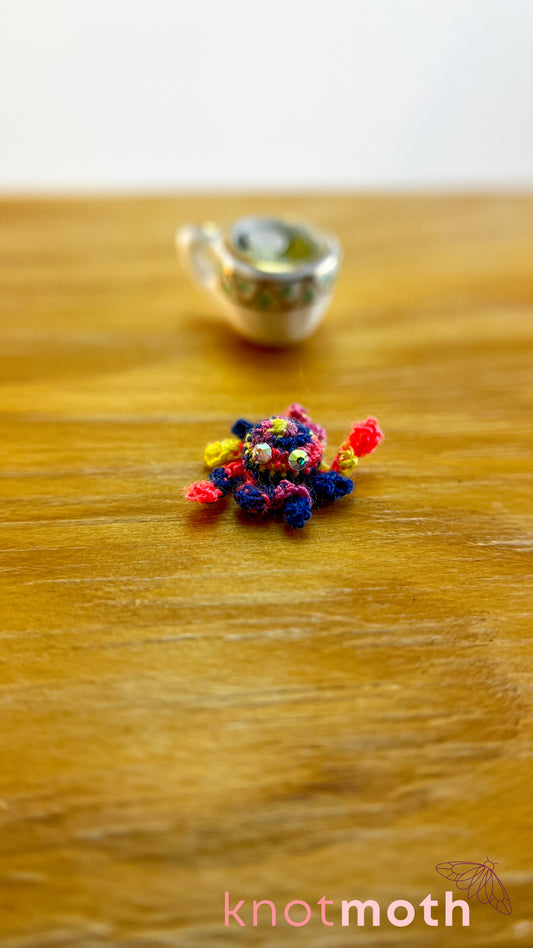 Otis Octopus Micro Crochet Teacup (Magnetic, Removable)