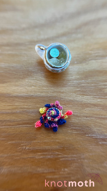 Otis Octopus Micro Crochet Teacup (Magnetic, Removable)