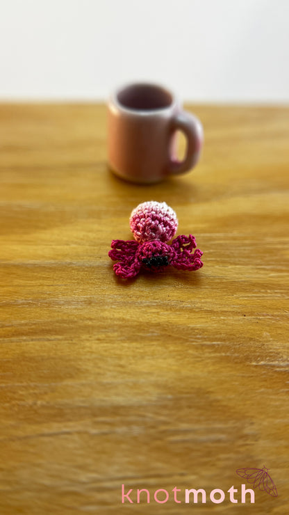 Susana Spider Micro Crochet Mug (Magnetic, Removable)