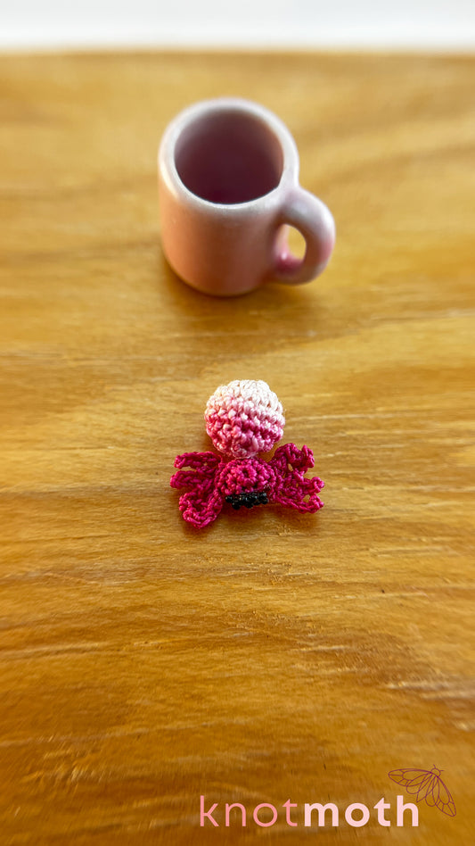 Susana Spider Micro Crochet Mug (Magnetic, Removable)
