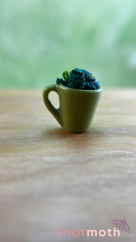 Thiago Turtle Micro Crochet Magnetic Mug Trinket