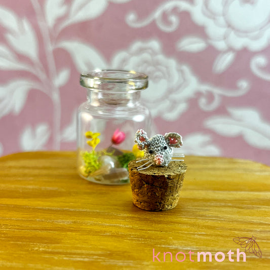 Maisey Mouse Micro Crochet Terrarium Jar (removable)