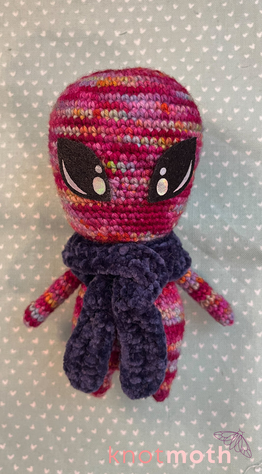 Alien Desk Buddy Plushie with Scarf