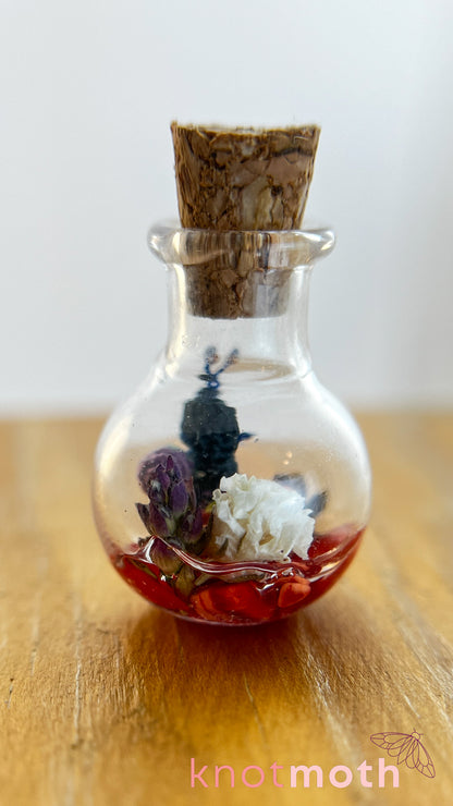 Simon Snail Micro Crochet Terrarium Jar